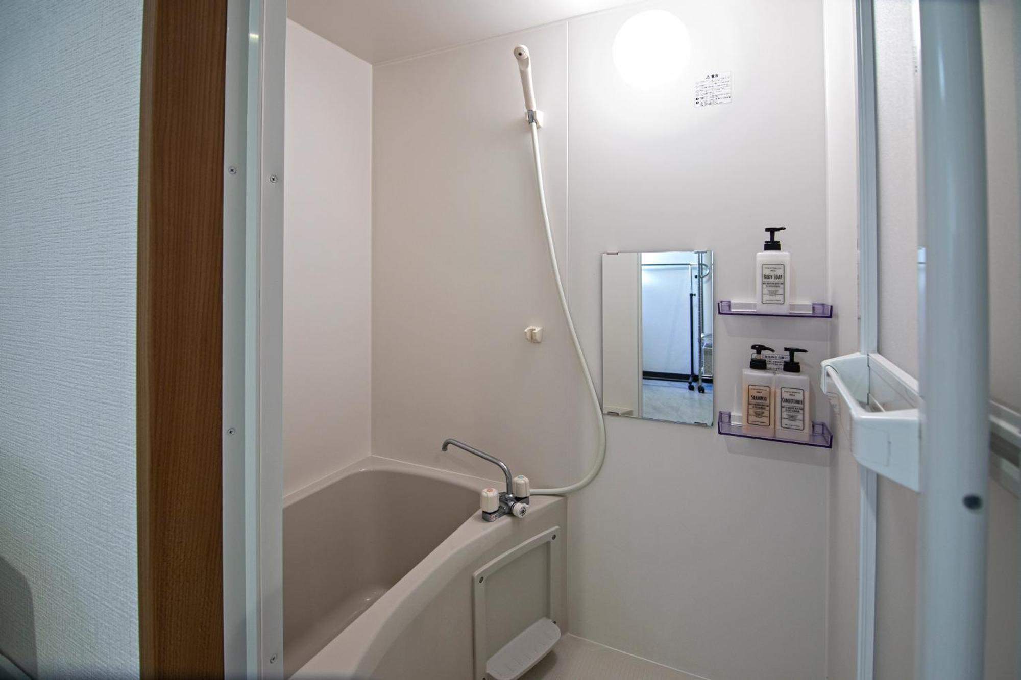 山house中津 最大10人 中津駅まで徒歩6分 梅田まで電車4分行ける！　 Apartment Osaka Luaran gambar